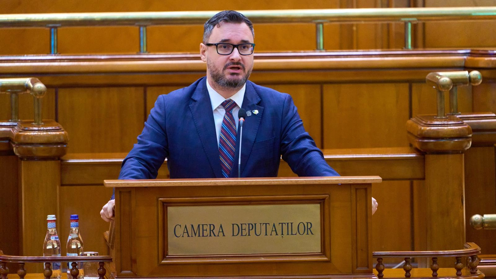 Deputatul Dan Tanasă, audiat de procurori. A îndemnat românii să nu accepte comenzile de la livratorii străini. Prima reacție a lui George Simion