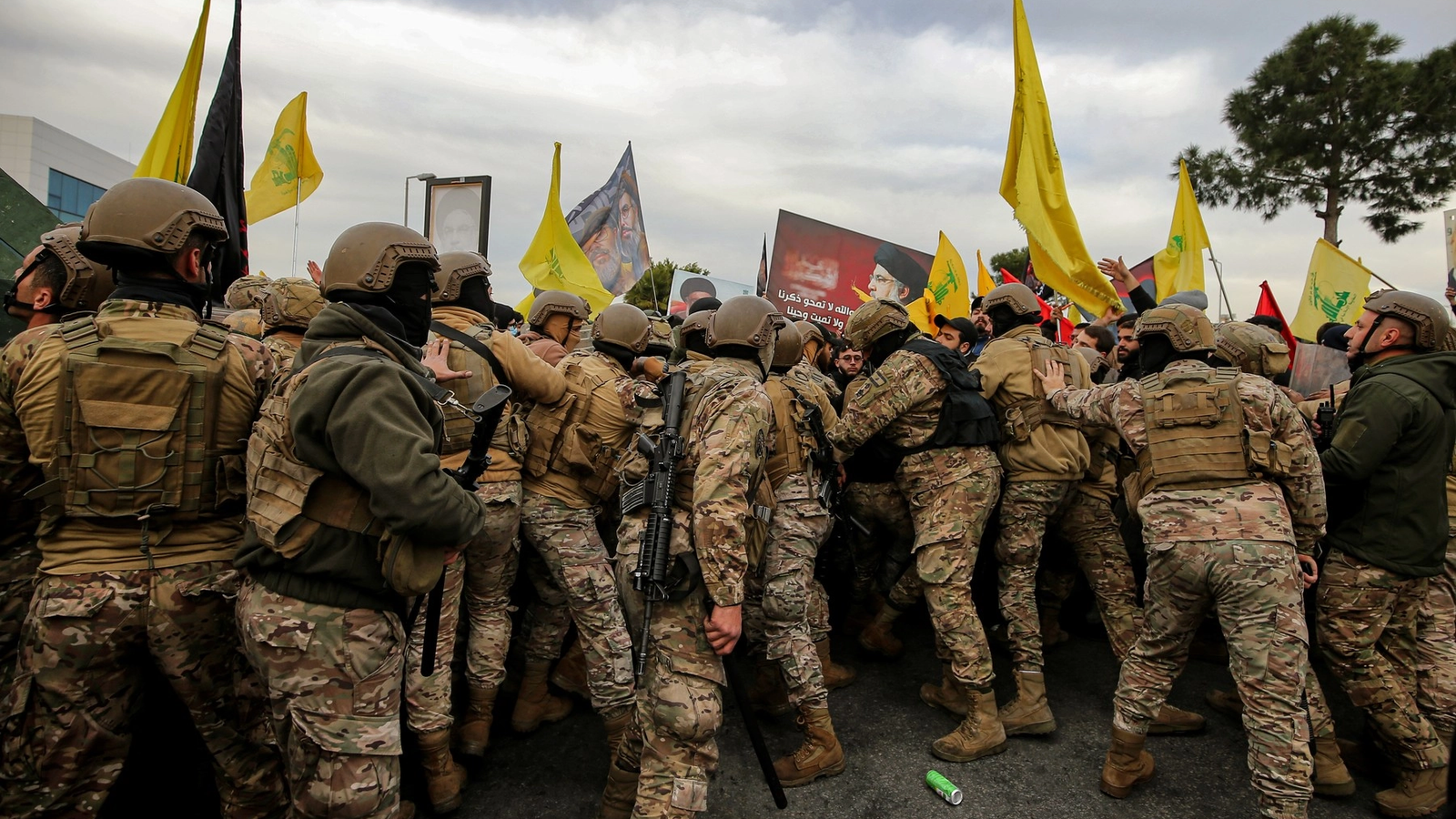 Armata libaneză începe să preia controlul unor zone evacuate de Israel