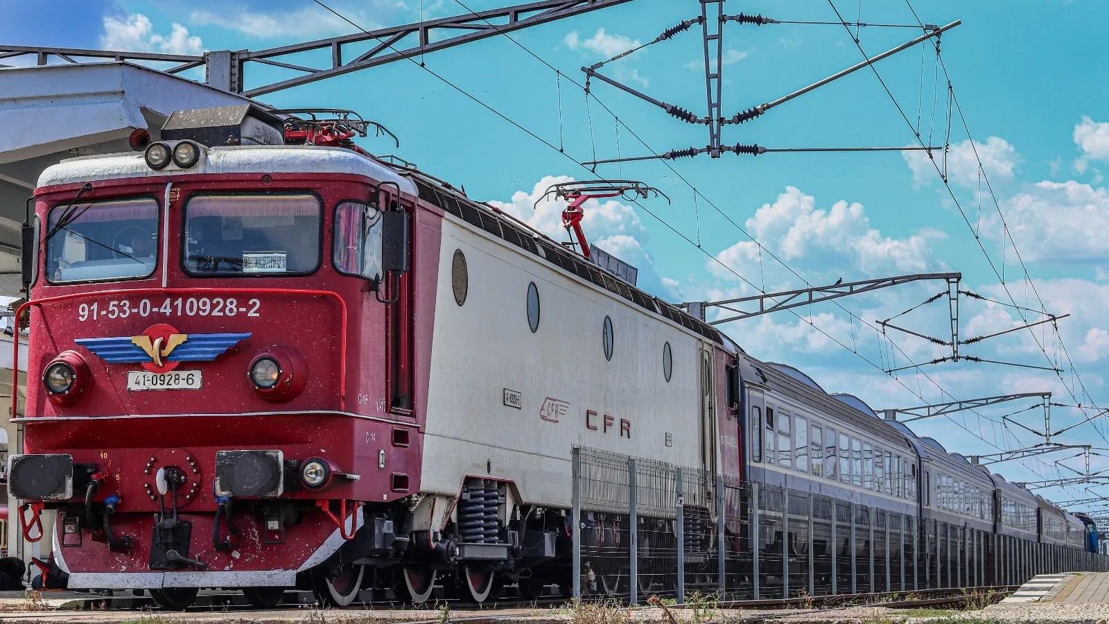 Întârzieri de 30-60 de minute ale trenurilor pe ruta București – Brașov