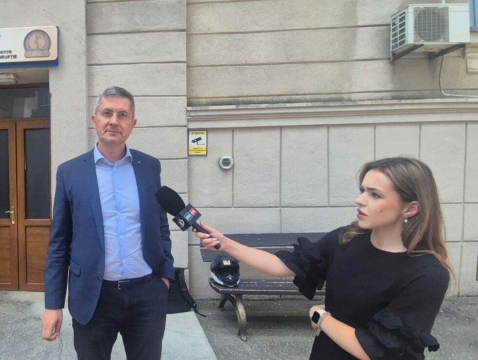 Dan Barna, fostul președinte USR, a fost audiat la DNA. Barna ar fi fost chemat de procurori în dosarul vaccinurilor