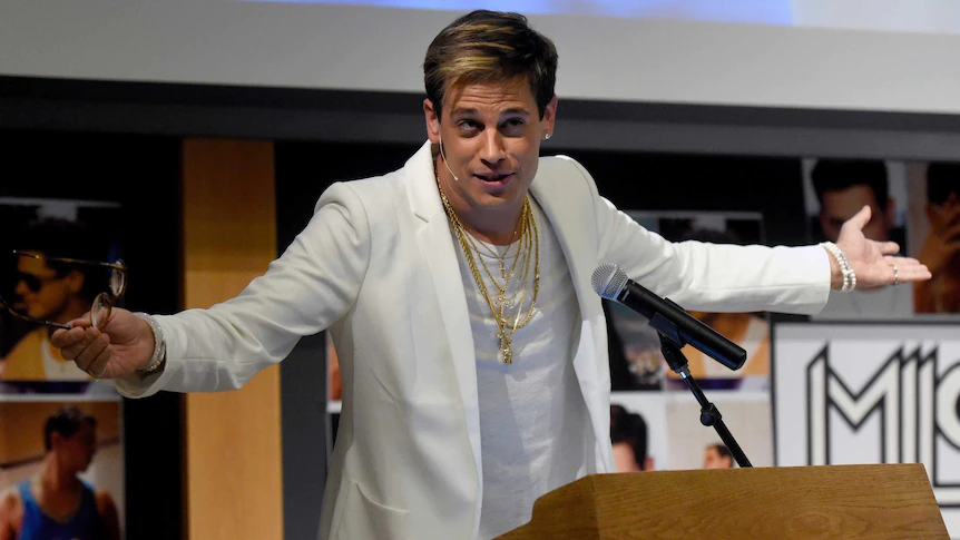 Milo Yiannopoulos a fost deportat din SUA în Marea Britanie