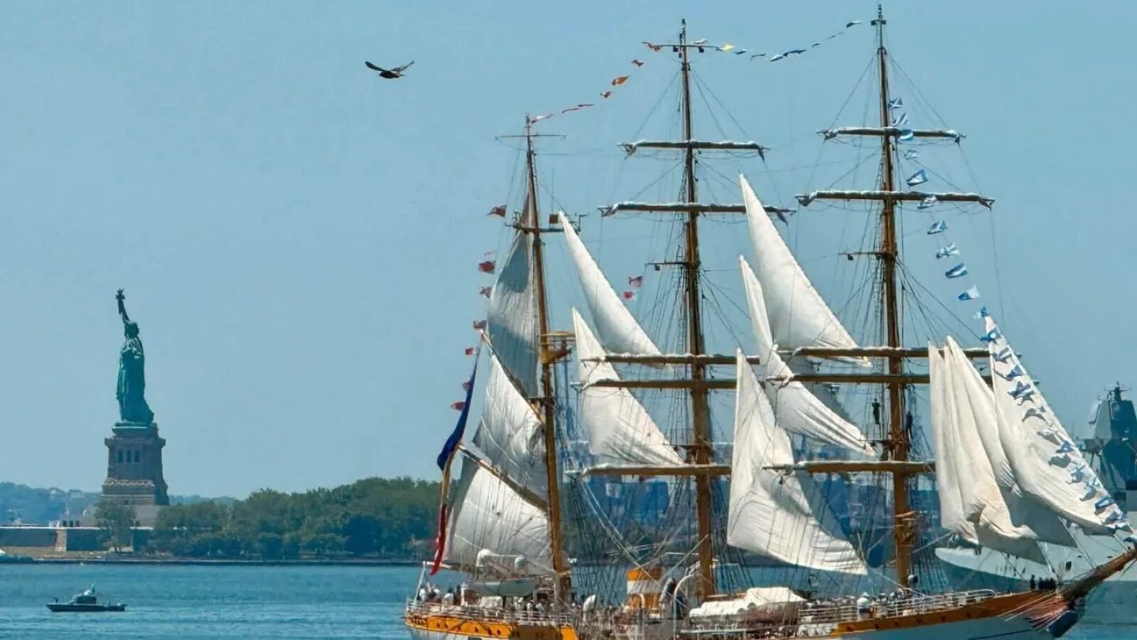 Romanian Navy training ship Mircea to open to visitors in Lisbon
