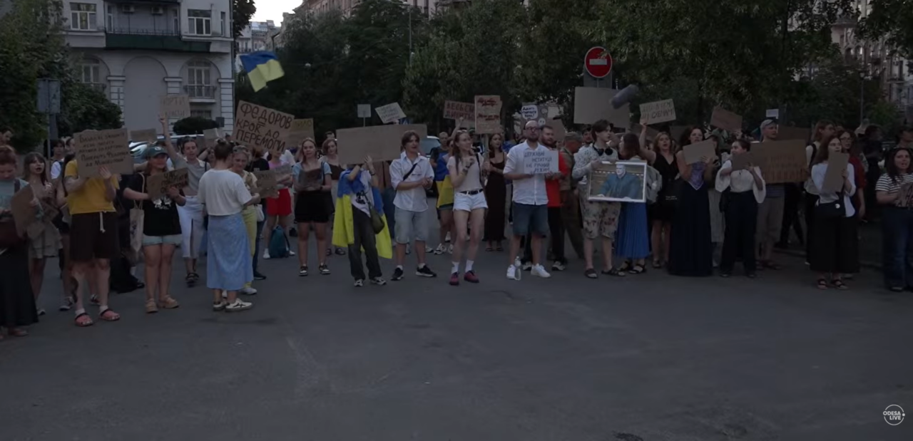 Locuitorii din Kiev și Dnipro au ieșit în stradă pentru a 18-a zi și cer reinstalarea lui Mihail Fedorov la Apărare
