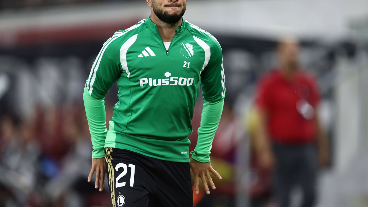 U Craiova, atentă la transfer! Mijlocașul cu 47 de meciuri la națională, aproape să semneze înaintea play-off-ului de Europa League