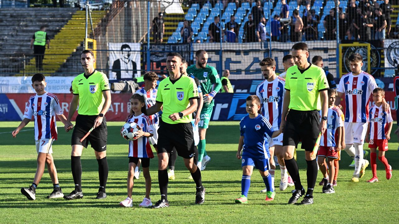 Oțelul – Universitatea Craiova 0-0, în etapa 5 din SuperLiga. Crețu, eliminat după o fază penibilă! Oltenii, cu un om în minus din prima repriză