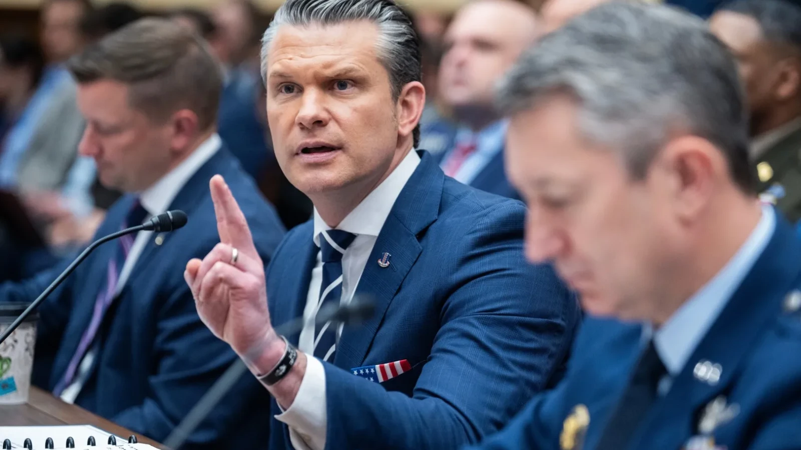 Comandanții americani trag un semnal de alarmă: Hegseth este avertizat că războiul cu Iranul a devenit ‘nesustenabil’