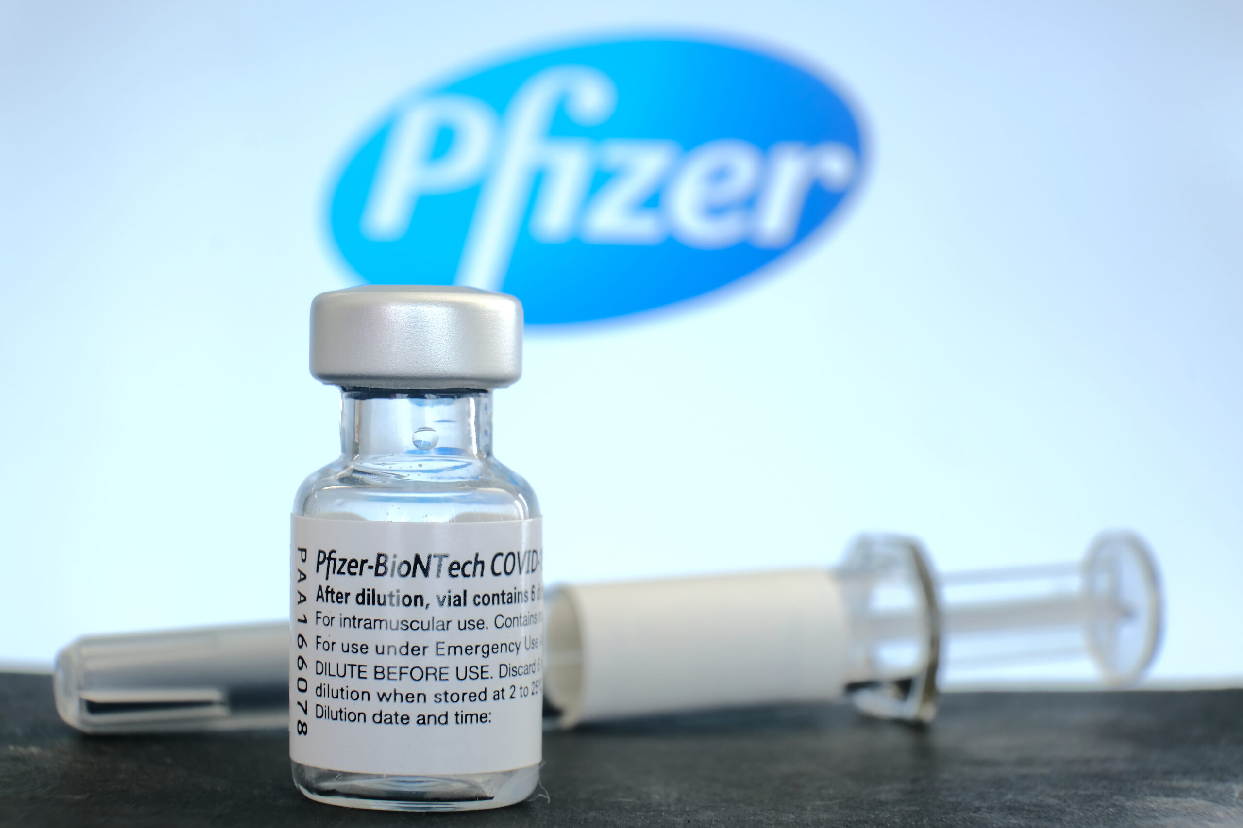 Polonia a contestat decizia Tribunalului de primă instanță din Bruxelles de a plăti 1,3 miliarde de euro pentru vaccinurile Pfizer