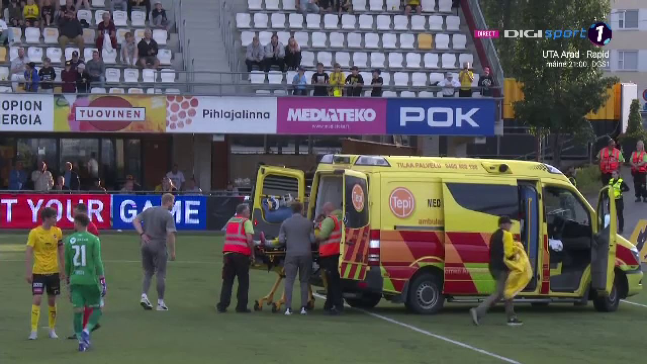 Panică la finalul meciului KuPS – Universitatea Craiova! Ambulanța a intervenit
