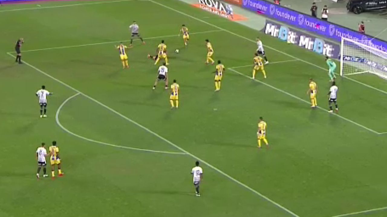 Acuzații după „U” Cluj – Petrolul! Gazdele s-au dezlănțuit: „Îmi lovește piciorul și mă împiedic. Mi-a dat galben pentru simulare”