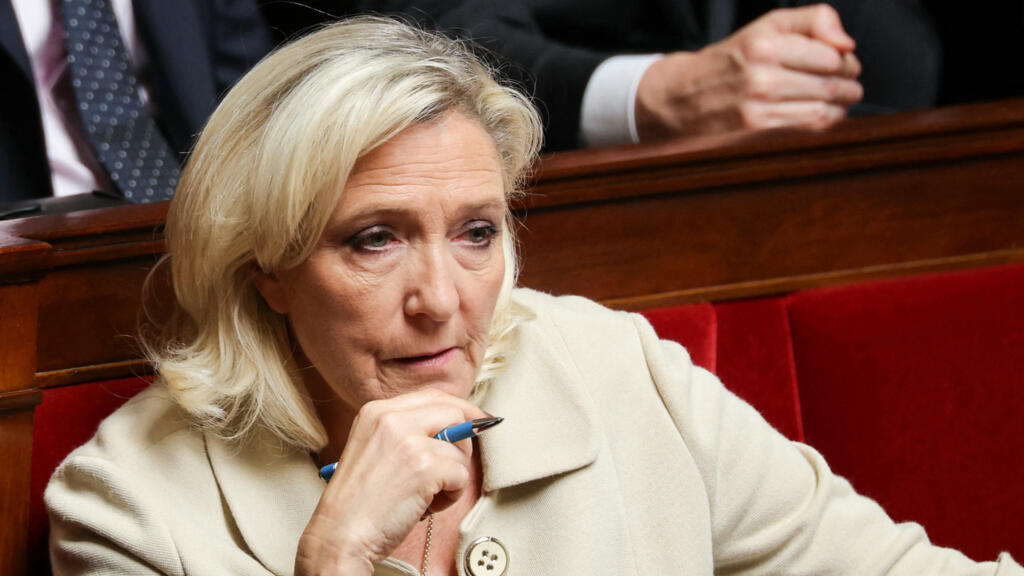 Marine Le Pen amână retragerea Franței din comandamentul NATO