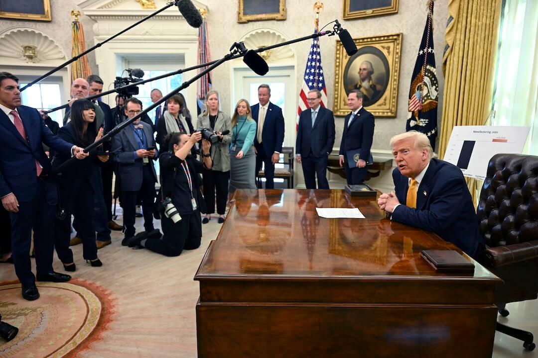 Donald Trump interzice accesul CNN, MSNOW și Politico la Casa Albă