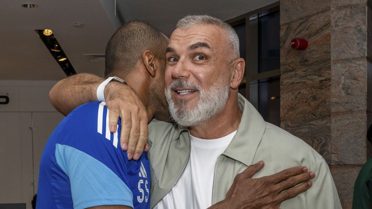 Secretul lui Olăroiu, cel mai bine plătit om din sportul românesc: „Asta face, oriunde merge“