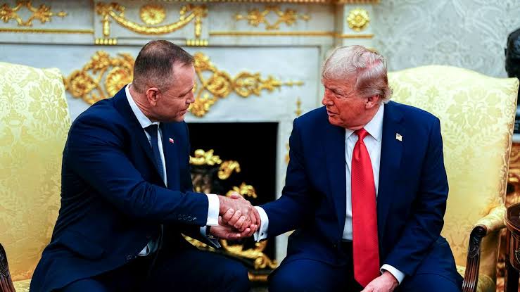 Trump anunță „un pas istoric” spre înființarea unei baze militare americane permanente în Polonia