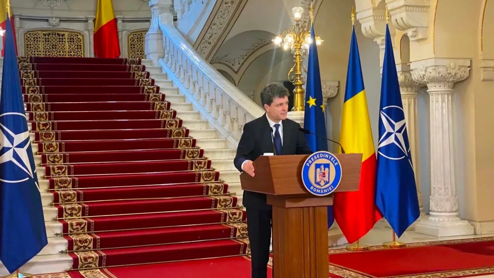 Nicușor Dan convoacă CSAT: decizii grele pentru apărarea României, într-o ședință cu miză uriașă