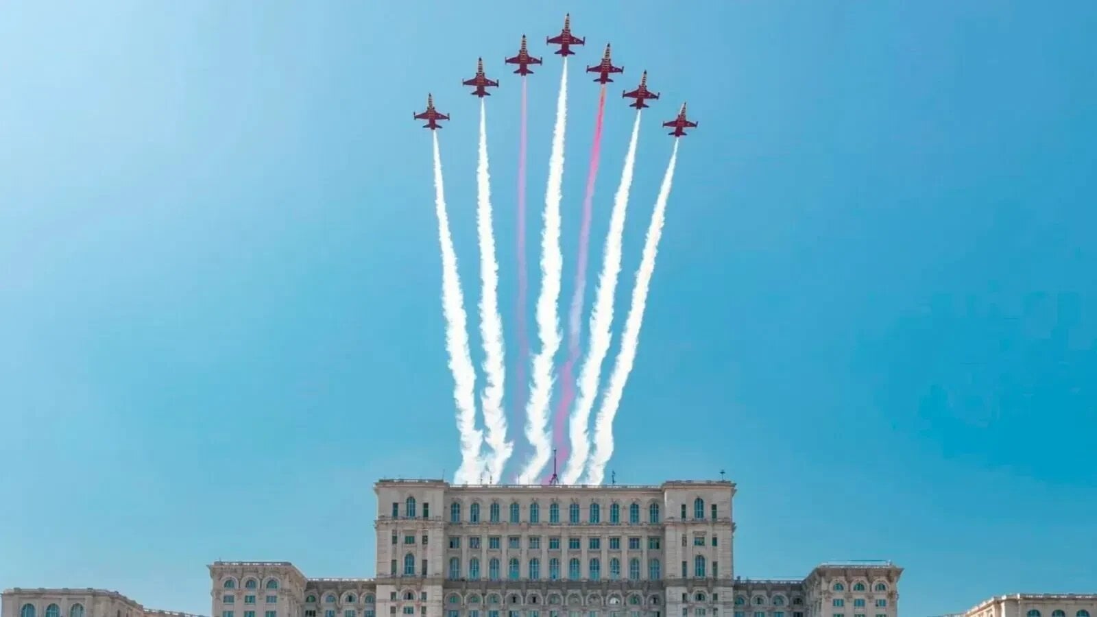 EXCLUSIV | Turkish Stars: „Nu suntem doar o echipă de acrobație aeriană, ci un simbol al aviației turce”