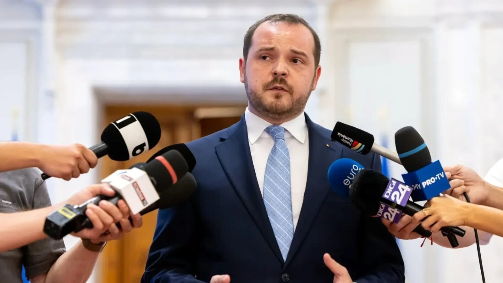 Ministrul Sănătății face acuzații extrem de grave, din interiorul sistemului de sănătate: Banii se duc cu prioritate la privat. Spitalele de stat sunt la limita supraviețuirii