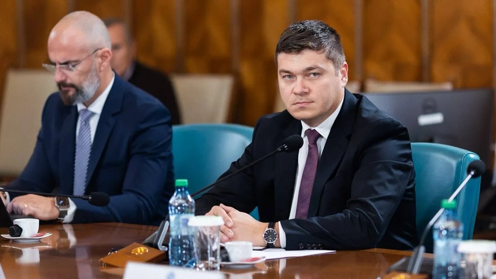 VIDEO Întâlnire pentru a schimba harta României: La Guvern se fac planurile și primarii au fost chemați la discuții