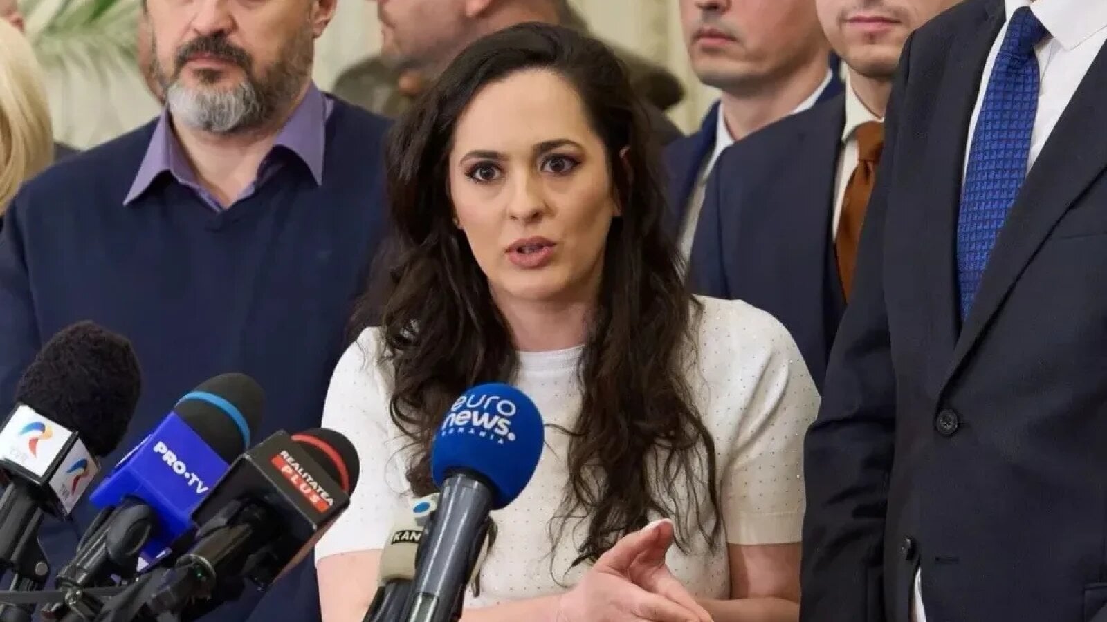 Plângere la CNCD, după ce deputata Diana Stoica a întrebat ”de ce avem mai mulți gay decât femei în Guvernul României?”