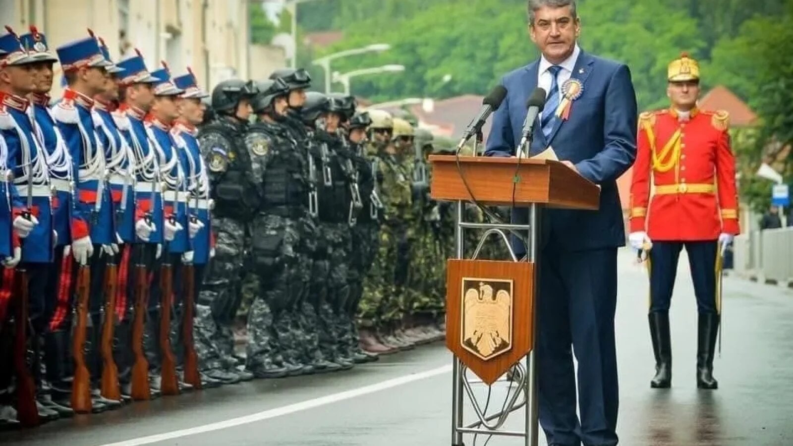 Ziua Armatei Române. Gabriel Oprea: „Nu lăsăm pe nimeni în urmă!”