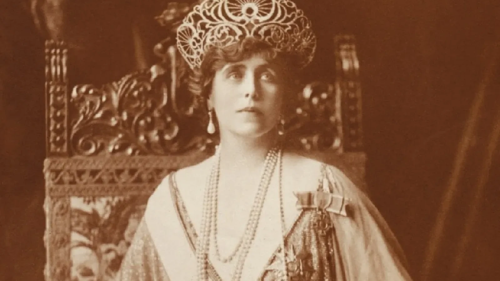 Queen Marie of Romania commemorated with plaque in Naples as part of Romania-Italy Cultural Year